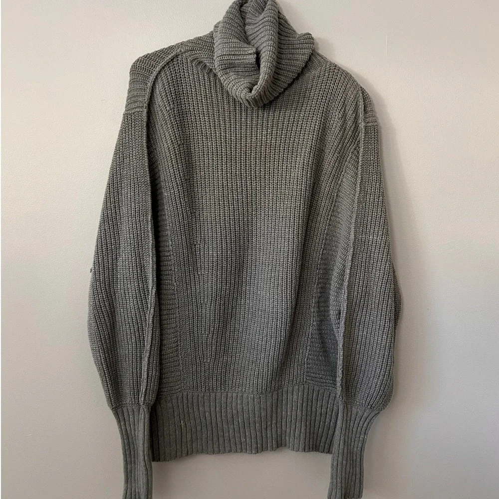 Free People Turtleneck Sweater Womens Small Gray Oversized Chunky Cable Knit
